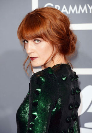 Florence Welch bakarno crvena boja kose