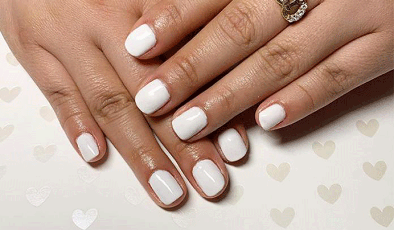 bela boja laka za kratke nokte