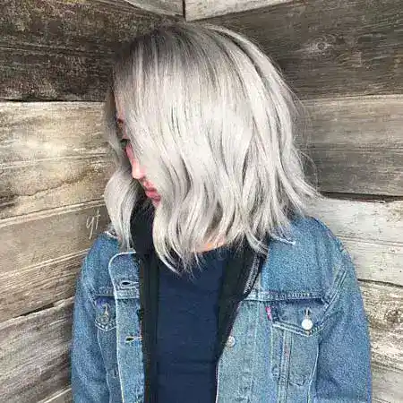 ledeno srebrno siva boja kose