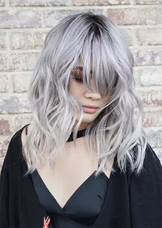 seksi srebrna boja kose